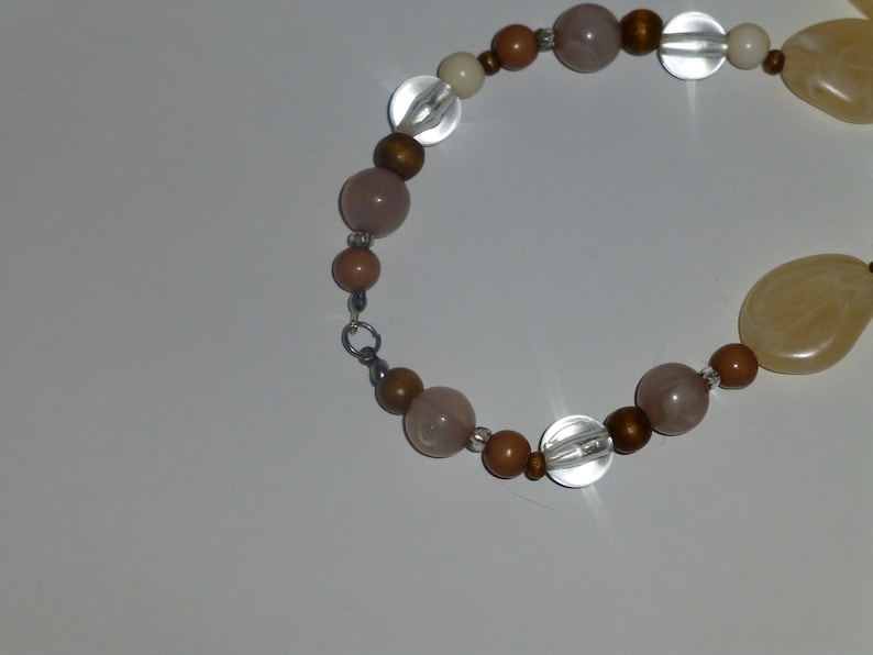 Tan and Brown 34 Bead Necklace