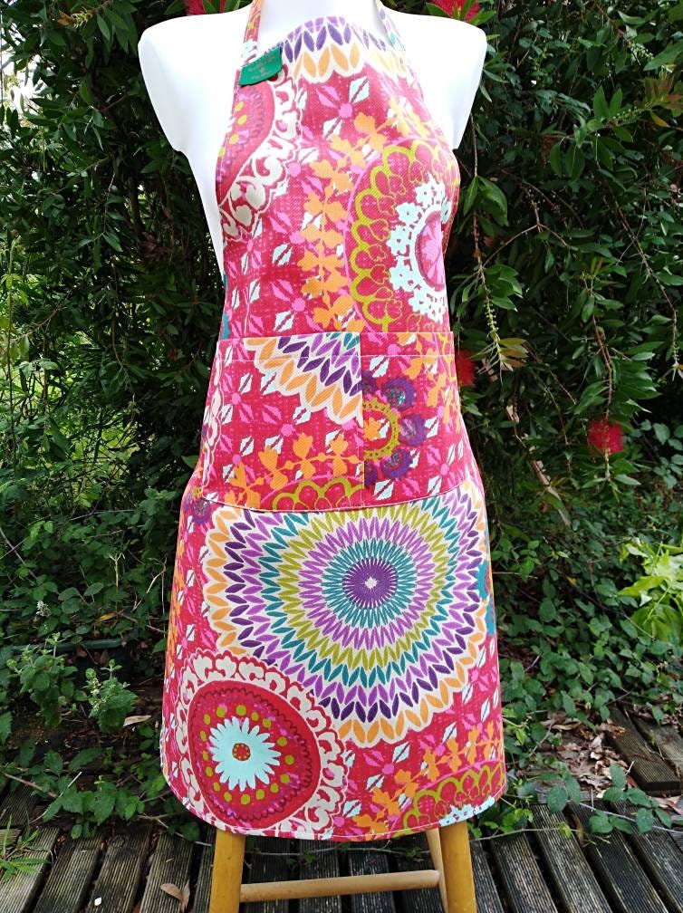 Beau Tablier de Cuisine en Coton . Tour Du Cou Réglable .