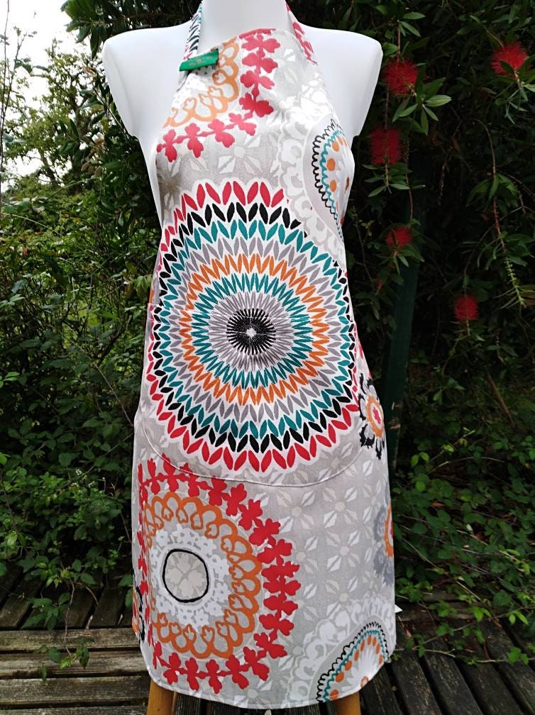 Beau Tablier de Cuisine en Coton . Tour Cou Réglable .