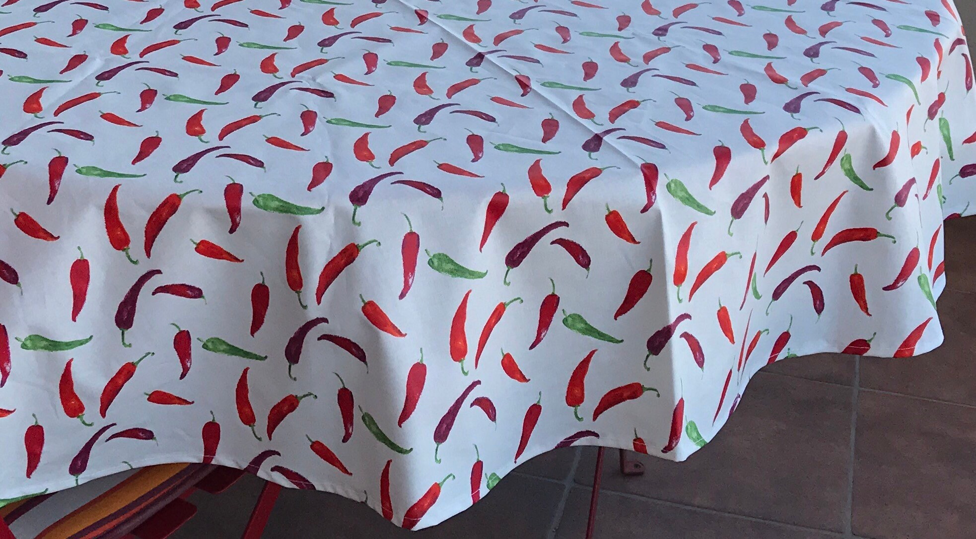 Nappe en Toile Enduite Imprimé Petits Piments Du Pays Basque 2.5M X 1.5M