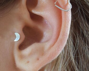 Sterling Silver Crescent Moon Tragus Earring, Moon Earring, Cartilage Earring, Nose Stud, Tragus Jewelry, Christmas Gift Idea, Stocking Gift