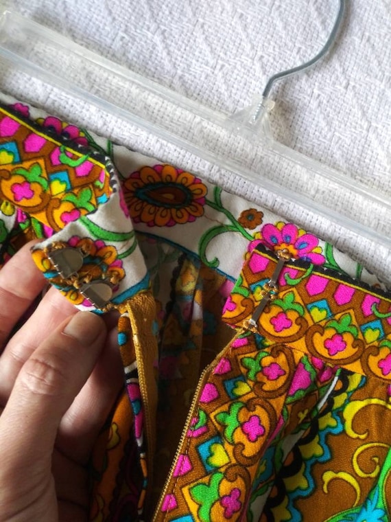 Psychedelic 60's Floral Tailored Ruffle Skirt - image 7