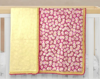 Daisy Baby Blanket 27" by 32", Crochet Edging, Floral Nursery Bedding, Handmade Baby Shower Gift ...