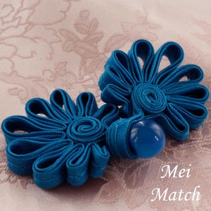 Blauer chinesischer Frosch-Verschluss, Blumenschleife mit Perlenknopf, 7 cm Gesamtlänge, 5er-Set(B355)