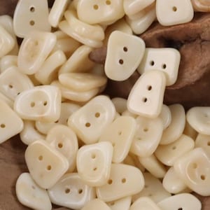 Cream Irregular Plastic Buttons, Plastic, 2 Holes, 13mm or 18mm, Pack of 10(B1707)