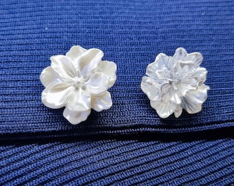 Peony Flower Buttons, Gardenia Buttons, Ivory Tone, Pack of 5(B164)