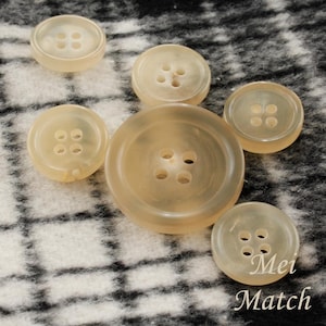 Bottoni in vero corno color crema, da 11,5 mm a 25 mm, confezione da 6 (B148)