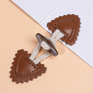 Small Brown  Arrowhead  Toggles Closure with Cords, 11cm/4.3&quot;, Pack of 5 Sets(B1284)