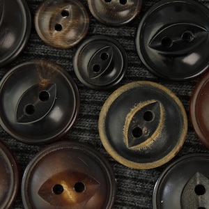 Fish Eye Buttons, Natural Horn, Light Brown, Brown, Black or Burnt Black, 11.5mm to 20mm, Pack of 10(B311)