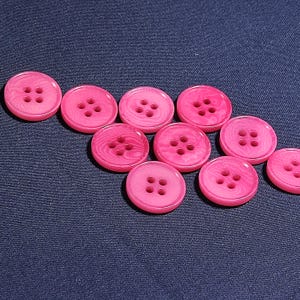 Bottoni in corozo rosa lampone, 11,5 mm, 15 mm, 17,5 mm, 23 mm, confezione da 10 (B1382)
