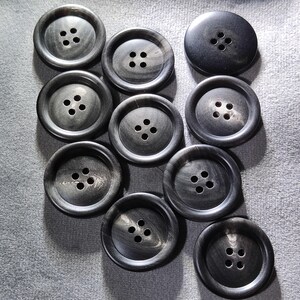 グレーとブラックのリアルホーンスーツボタン、15 mm、18 mm、20 mm、23 mm、25 mm、6個パック(B1940) 画像 3