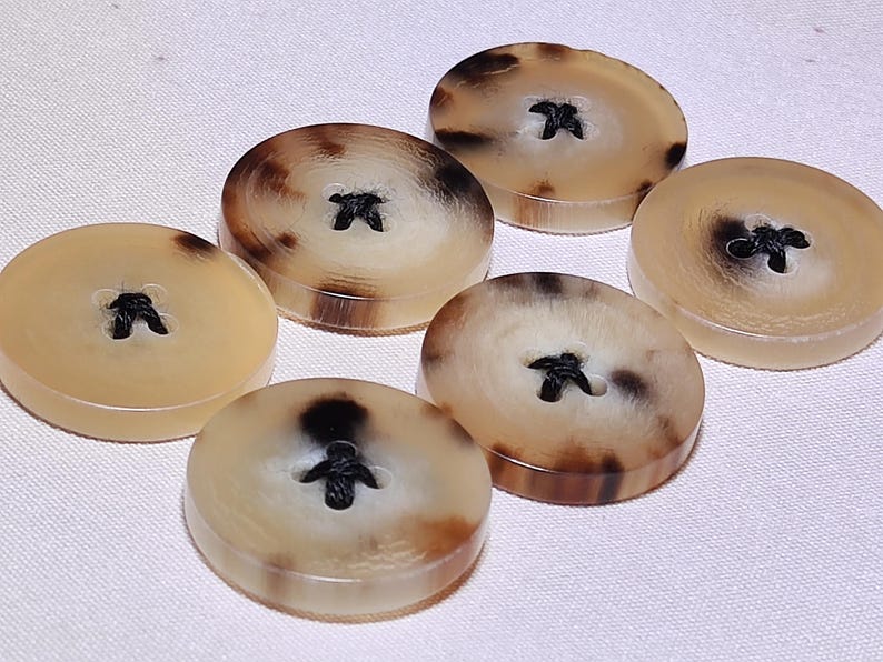 Natural Horn Buttons, Flat Desgin, Brown and Cream Tone, 15mm to 25mm, Pack of 2 or 6(B980) image 3