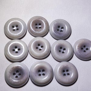 コロゾボタン グレー、15mm、17.5mm、20mm、21.5mm、または25mm、10個入りパック（B721）