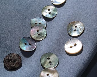 Natürliche Muschelknöpfe, Perlmuttmuschel, Farbe kann durch Beleuchtung variieren, leichte Muschelknöpfe, 10 mm bis 28 mm, 10er-Packung (B415)