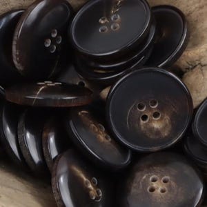 Genuine Horn Buttons, Brown, 4 holes, 15mm to 30mm, Pack of 6(B077)