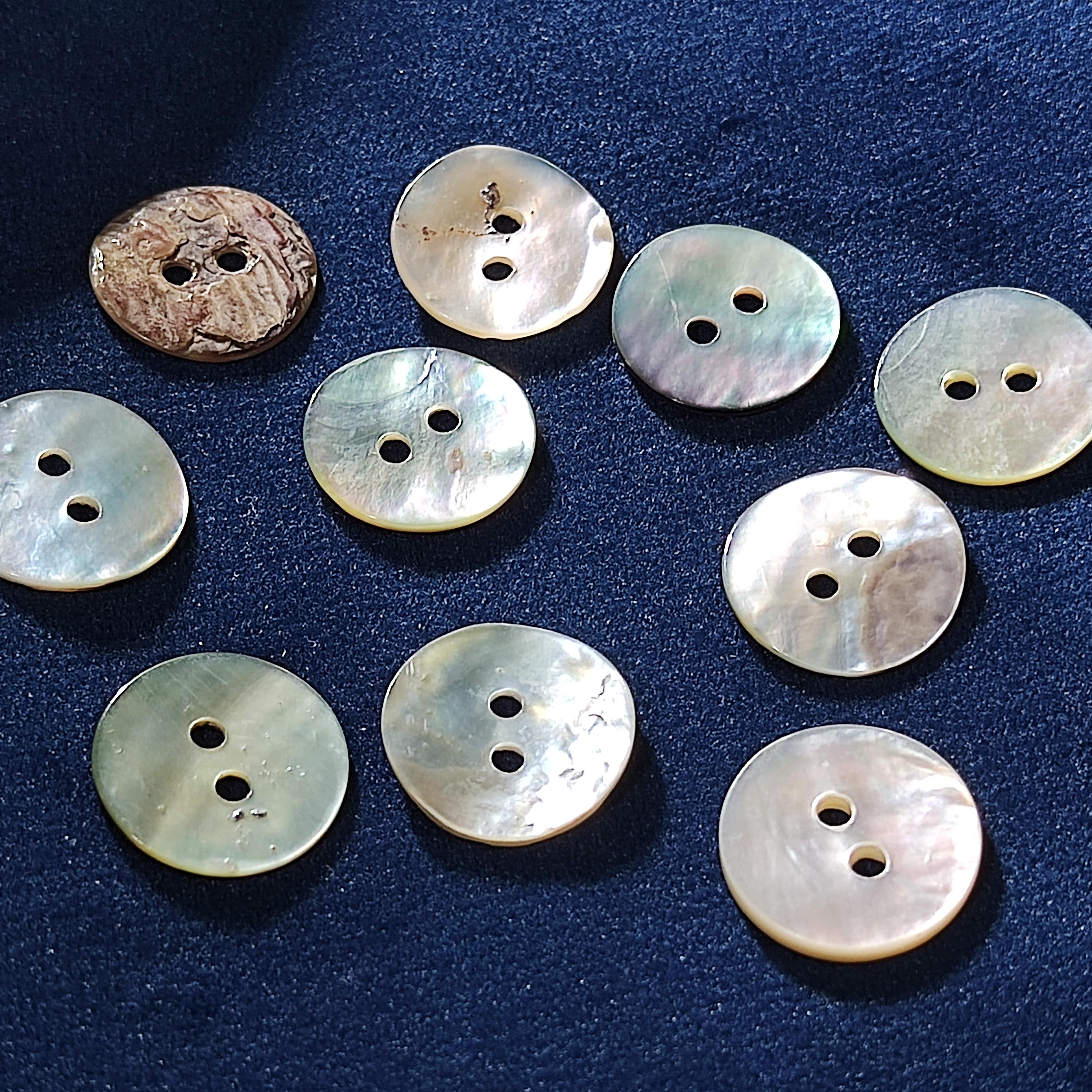 Natural Shell Buttons, Mother of Pearl Shell, Color May Vary Due to ...