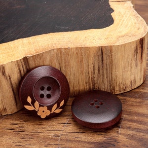 Houten knopen, bloemenpatroon, roodbruin, 25 mm/0,98”, 5 stuks (B1269)