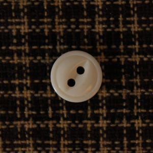 Knappar i naturlig buffelben, 11,5 mm/0,45", benvita fiskögeknappar, 6-pack (B472)