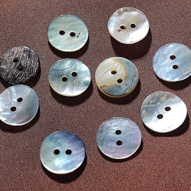 Natural Shell Buttons, Mother of Pearl Shell, Color May Vary Due to ...