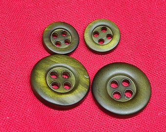 Natural Shell Buttons Dark Green, 11.5mm to 25mm, Pack of 10(B383)