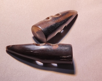 Natural Horn Toggle Buttons, 2-Hole, in Brown Caramel Tone, Natural color variation, 30mm/1.18" or 50mm/1.96", Pack of 2(B1413)