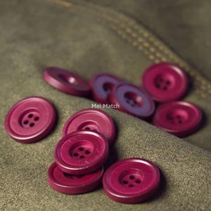 Natural Buffalo Bone Buttons, Deep Red Finish, 11.5mm, 15mm, 20mm,Pack  of 10(B1809)
