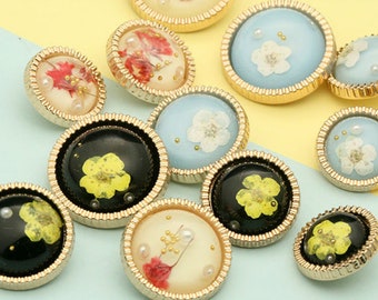 Dry Flower Resin Buttons, Pressed Flower Buttons with shank, , 18mm to 25mm, Pack of 3 PCS