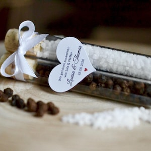 Wedding favors, salt and pepper pair, personalized favors, small thank you, giveaway, table decoration