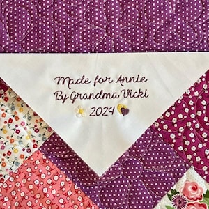 Custom Embroidered Quilt Label: Personalized Triangular Fabric Tag