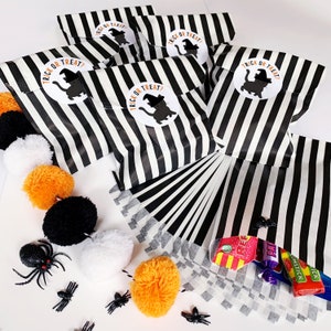 Halloween Black Cat Trick or treat stickers and bags kit  | 51mm Round Stickers | Halloween | Trick or treat stickers