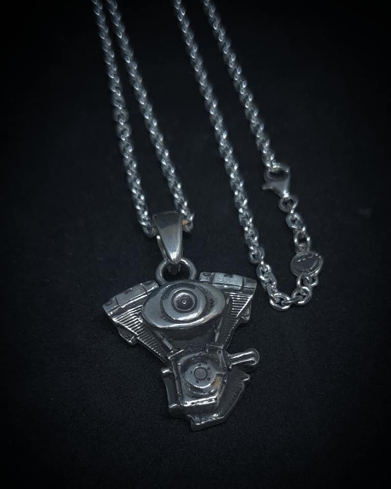 アクセサリー BIG TWIN SILVER Necklace Harley Davidson Motorcycle Engine Pendant Necklace
