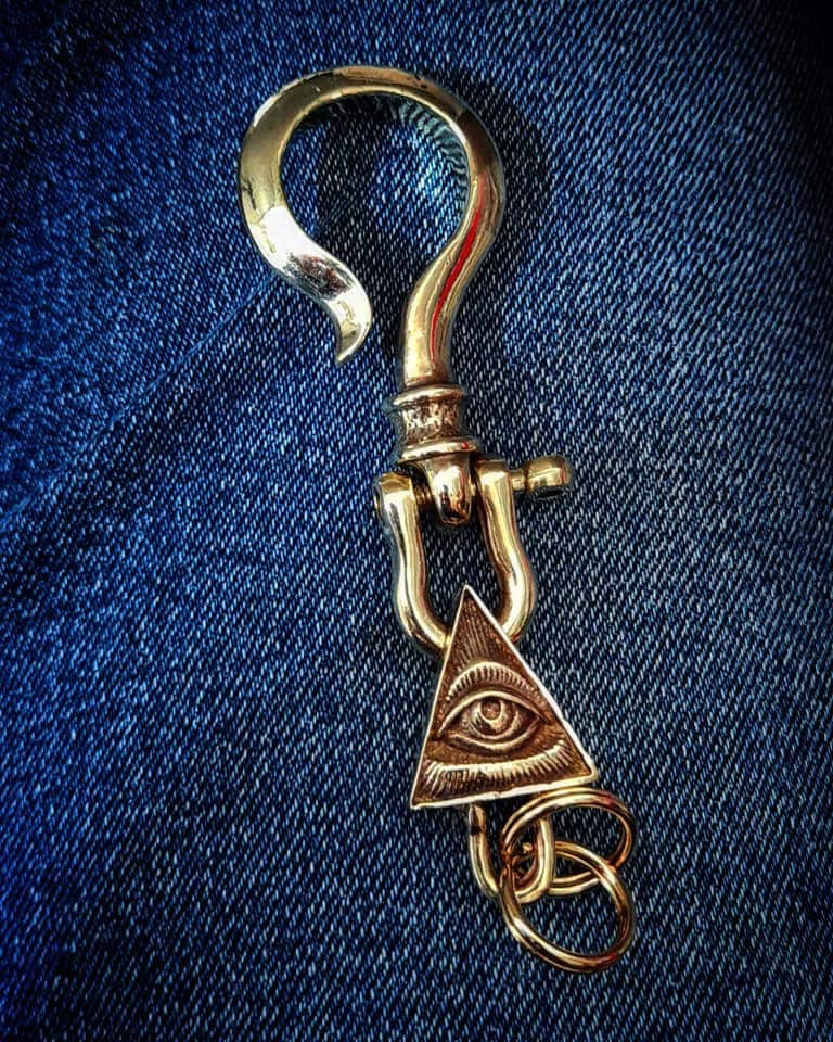 フリーメーソンの真鍮製フィッシュフックキーホルダー：プロビデンスの