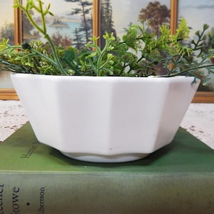 Mid-Century Planter - Hull Pottery - Hull #447 Planter - White