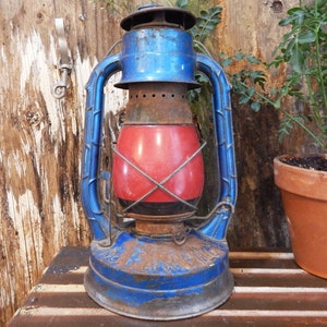 Vintage Kerosene Lantern - Railroad Lantern - Dietz Lantern - Air Pilot Lantern