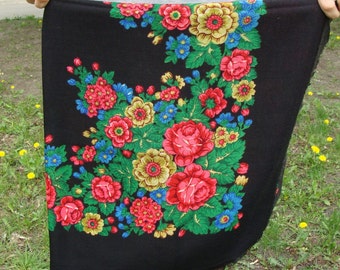 Oekraïense sjaal Vintage sjaal zwarte sjaal Wollen sjaal Bloemensjaal Zwarte sjaal Hoofddoek Folk sjaal Zwarte sjaal met bloemen USSR-sjaals