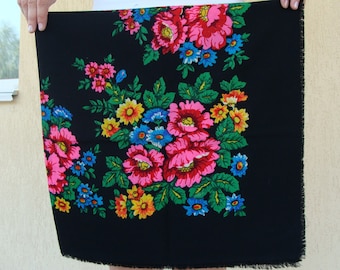 Black shawl Black scarf Ukrainian shawl Wool shawl with roses Wool scarf Floral scarf Floral shawl Scarves Vintage shawl USSR shawl