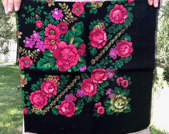 Zwarte wollen sjaal Vintage zwarte sjaal Vintage wollen sjaal Vintage wollen sjaal Oekraïense sjaal Vintage sjaal Wollen sjaal Bloemensjaal Folk-sjaal