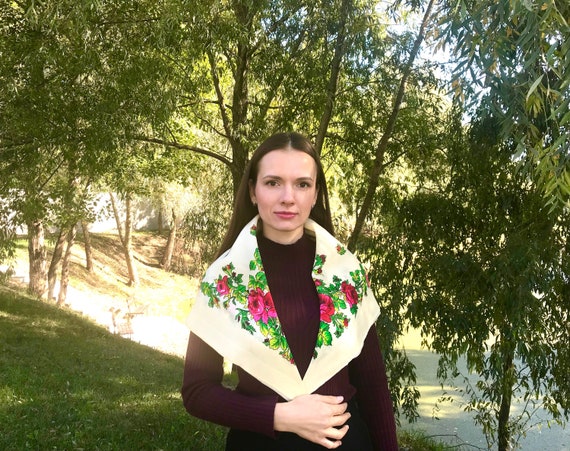 Women scarf Vintage scarf USSR scarf Headscarf Ne… - image 6