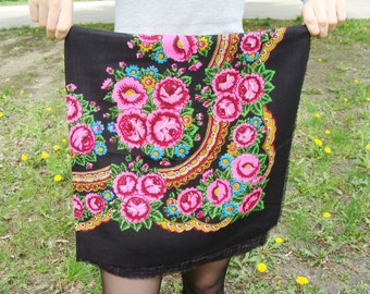 Oekraïense sjaal Vintage sjaal Wollen sjaal Bloemensjaal Zwarte sjaal Hoofddoek Folk sjaal Zwarte sjaal Vintage sjaals Sjaal met bloemen USSR