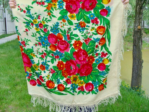Vintage Ukrainian shawl, Russian shawl, Wool flora