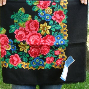 Vintage black shawl Vintage black scarf Vintage wool shawl Black Shawl with roses Floral scarf Black shawl Black scarf Beautiful shawl USSR