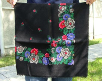 Ukrainian scarf Vintage scarf Black shawl Wool scarf Floral shawl Black scarf Head scarf Folk scarf Black scarf with flowers USSR Shawls