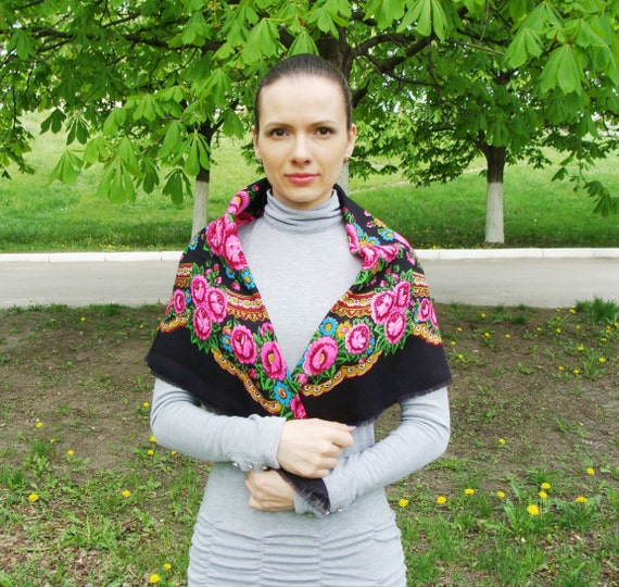 Ukrainian shawl Vintage shawl Wool shawl Floral s… - image 2