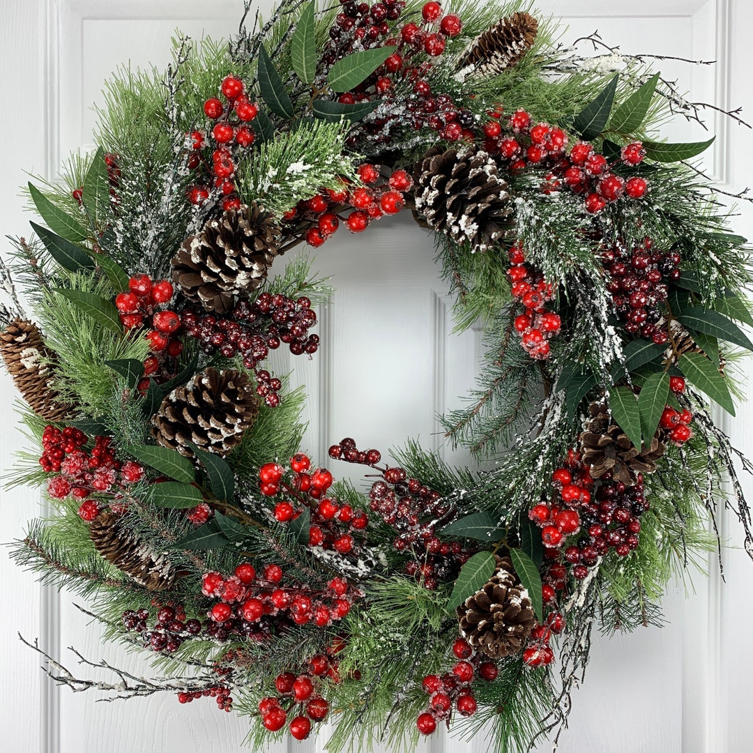 Christmas Wreath, Holiday Wreath With Pine, Red Berries and Pinecones ...