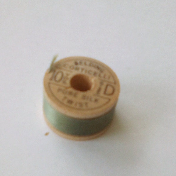 vintage Belding Corticelli Silk Buttonhole Twist Thread Size D - #9730 vert sauge
