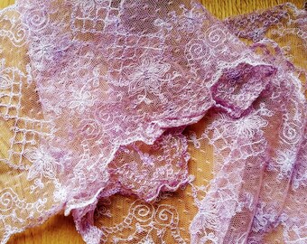 Vintage Wide Embroidered Lilac Galloon Lace