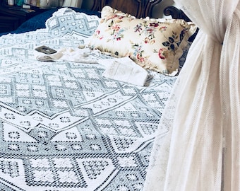 Filet Lace Coverlet Romantic Bedroom Paris Apartment Crochet Lace Tablecloth 20’s Linens Wedding Dresses