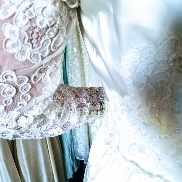 Vintage Bridal Gown With Long Train Alencon Lace Y2K Wedding Dress Fairy Princess  Gown Long Sleeve Wedding Gown 90’s Wedding Gown