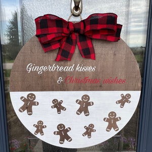 Gingerbread Kisses & Christmas Wishes Round Front Door Home Decor Holiday Sign with gingerbread men design, Buffalo Plaid Bow