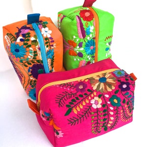 Mexican Dress Stand up Makeup Bag, Mexico Boxy Zip Cosmetics Pouch, Embroidered Mexican Dress Boxy Travel Make-up Bag, Fiesta Wedding